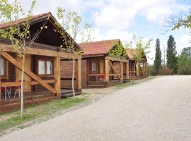 Camping La Estanca、アルカニスのホテル