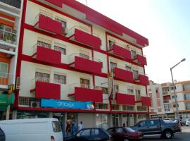 A picture of the hotel: Aparthotel Avenida