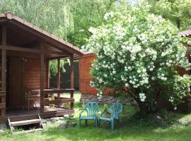 A picture of the hotel: Les chalets Quazemi à Casteil