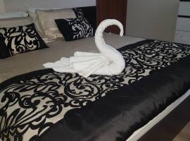 Hotel Foto: Luxury Two Bedroom Flat