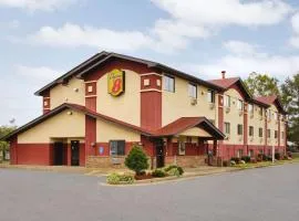 Super 8 by Wyndham Richmond Airport VA, готель у місті Сендстон