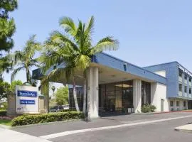 Travelodge Inn & Suites by Wyndham Anaheim on Disneyland Dr, hotel em Anaheim