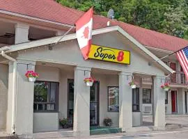Super 8 by Wyndham Niagara Falls North