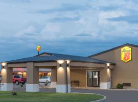 होटल की एक तस्वीर: Super 8 by Wyndham Charleston Sikeston East MO