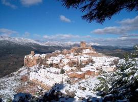 Apartamentos Raisa, Hotel in Hornos