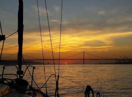 Hotel fotoğraf: Love Boat with a Tour