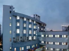 Sri Aarvee Hotels