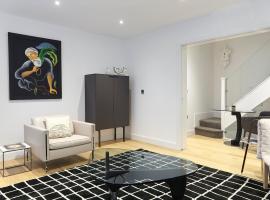 รูปภาพของโรงแรม: Veeve - Marylebone Mews