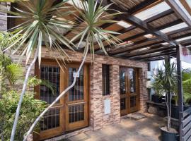 Albergaria Porcelana, hotel in São Tomé