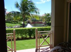 Foto di Hotel: Modern Updated Lake View Villa