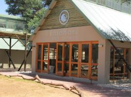Kalahari Game Lodge、Koësのホテル