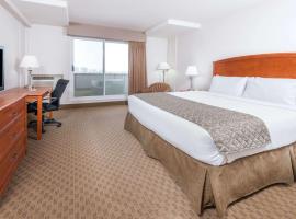 Ramada by Wyndham Edmonton South, хотел в Едмънтън