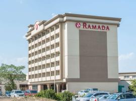 होटल की एक तस्वीर: Ramada by Wyndham Edmonton South