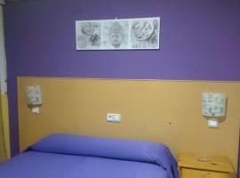 Hotel Photo: Hostal DS