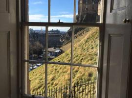 מלון צילום: Castle Wynd - Historic Edinburgh Castle Views Central Apartment