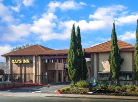 รูปภาพของโรงแรม: Days Inn by Wyndham Pinole Berkeley