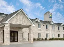 Days Inn by Wyndham Greensboro NC, מלון בגרינסבורו