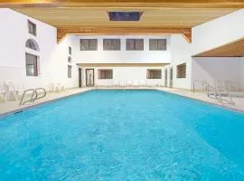 Days Inn & Suites by Wyndham Red Rock-Gallup