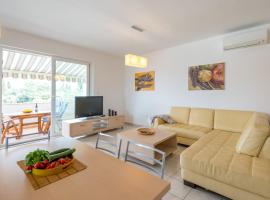 Hotel Photo: Sea View Apartment Solitudo