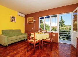 酒店照片: Cozy Apartment in Zadar with Garden