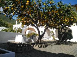 Villa Petrusa，斯特龍博利的飯店