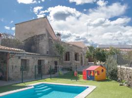 A picture of the hotel: Casa Rural El Portalino