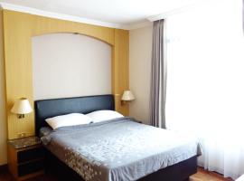 รูปภาพของโรงแรม: Luxurious 4 Bedroom Condo