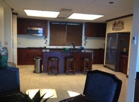 Oceanfront Home with PRIVATE POOL, hotel din Tamuning