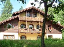 Hotel fotoğraf: Chalet montagna e relax Volpe Rossa