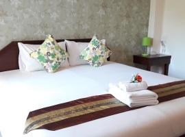 Chumphon Travelodge, hotel in Chumphon