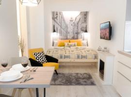 Luxury Studio 24, ξενοδοχείο στο Γκιόρ