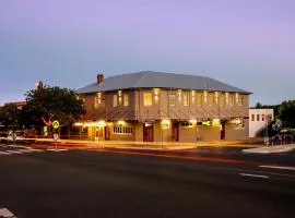 Pier Hotel Coffs Harbour, hotel in Coffs Harbour