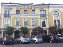 Atlant Hotel, hotell sihtkohas Užgorod