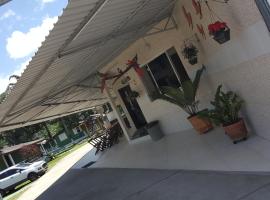 Chales Mata Atlantica De Ubatuba, hotel v destinaci Ubatuba