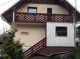 A picture of the hotel: Apartma pod Rožco