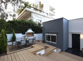 Hotel Photo: Little Small Villa In Psychiko, Athens