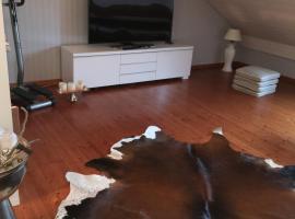 Ruheges Zimmer, 100 m zum See, Strandbad, Hotel in Bottighofen