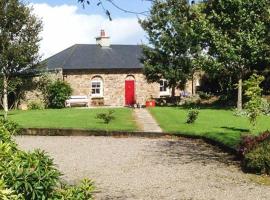 A picture of the hotel: Rose Cottage, Youghal