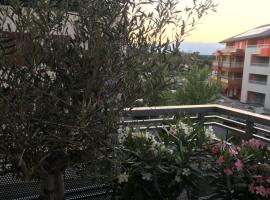 Foto do Hotel: Appartement avec balcon