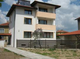 Hotel Photo: Khan Krum House & Apartments for rent