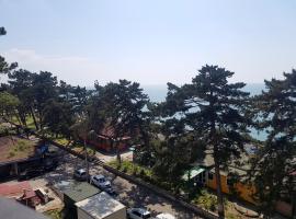 Relax apartment, hotel in Kobuleti
