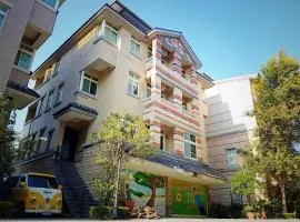 Downshifters House