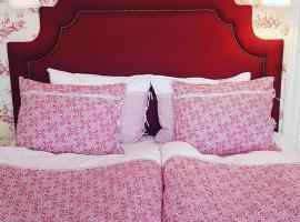 ホテル写真: Hem till Gården boutique hotel