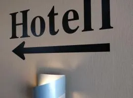 Highway Hotel