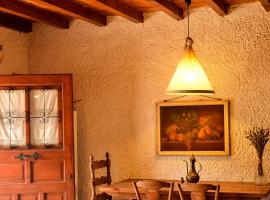 Hotel Photo: Traditional two floor cottage with garden