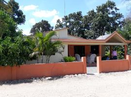 Фотография гостиницы: Tropical Farmhouse stay next to cocoa plantation