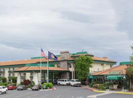 Rogue Regency Inn Medford Airport, hotel v destinaci Medford