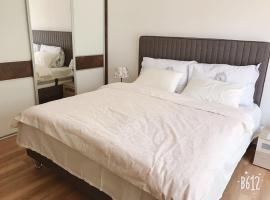 Hotel kuvat: Luxury VIP room for 2 - 15 min from center!