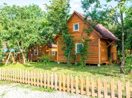 A picture of the hotel: Эко-ферма Nasha dacha