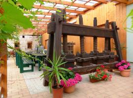 Pension Unstrutpromenade, hotel in Freyburg